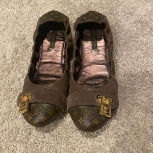 NWOT Louis Vuitton Monogram Ballet Flat Size 37.5
